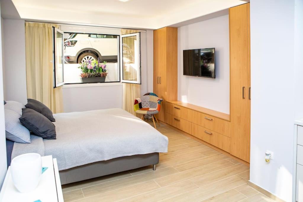 Studio Apartment With All Amenities In Kolonaki Athens Exterior photo